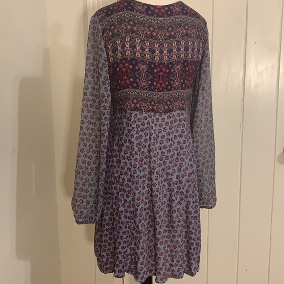 Long Sleeve Boho Dress - Picture 3 of 6
